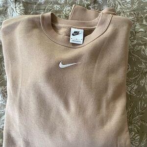 Oversized Nike crewneck